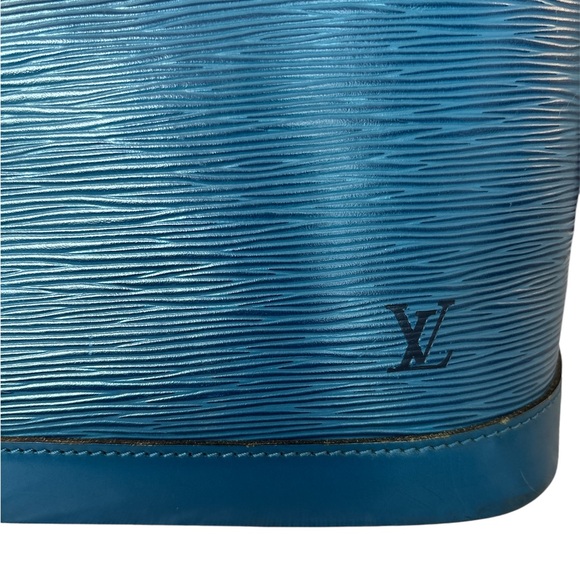 Louis Vuitton Alma Epi Blue - Picture 2 of 14